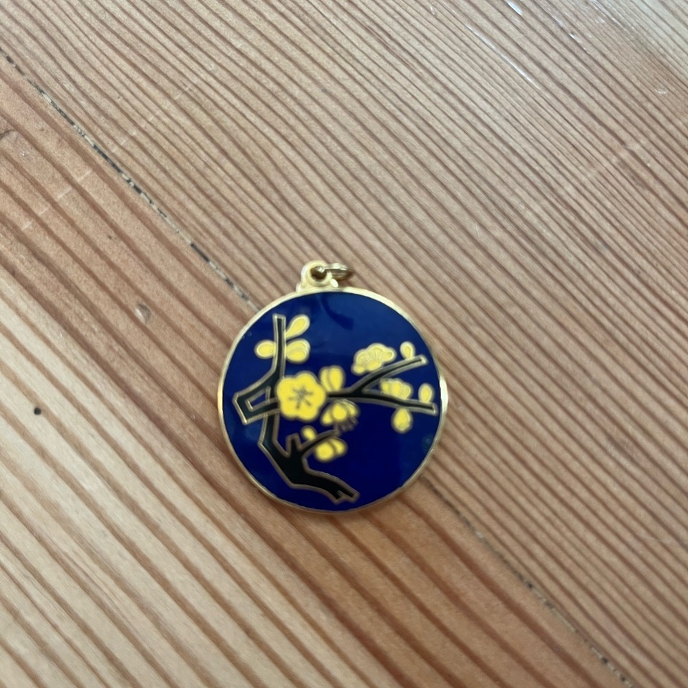 Blue and yellow floral gold pendant